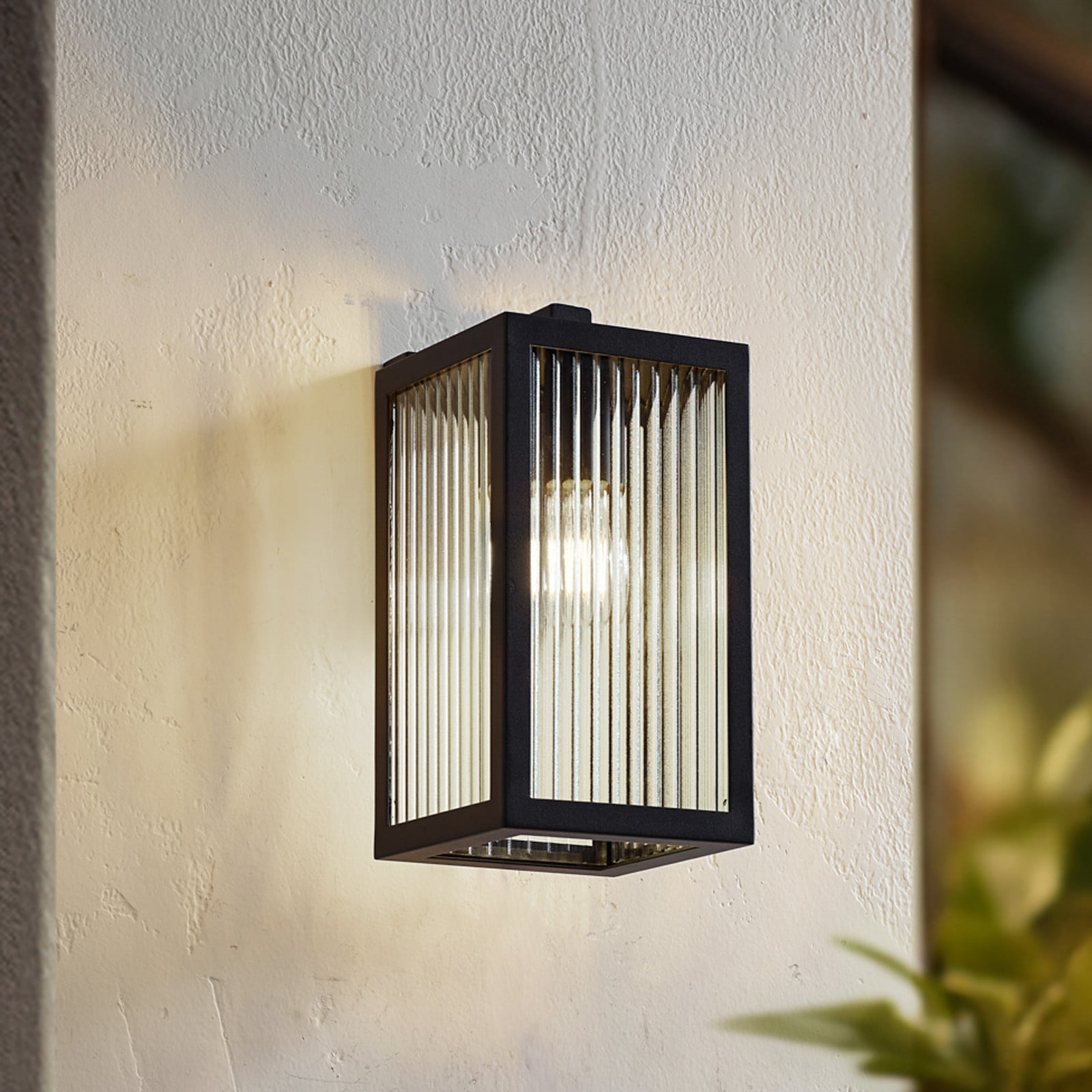 Aplique de exterior Bolgar 15 cm negro metal cristal - Lindby - Terraza - Moderno - Angular
