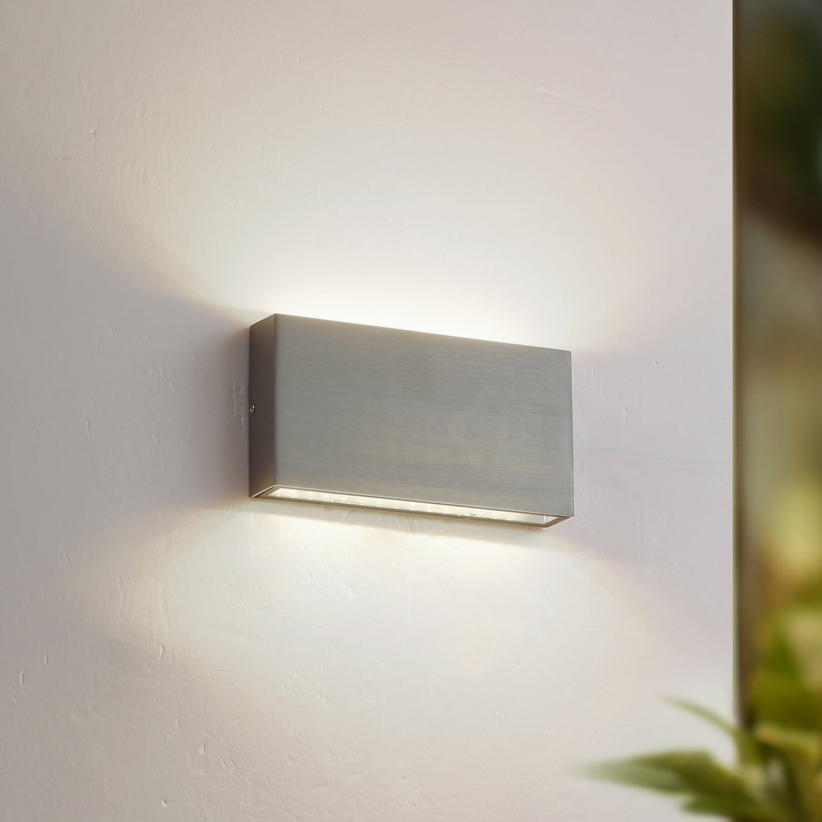 Aplique LED para exterior Jarte 17 cm, metal plateado, IP54 - Lindby - Terraza - Moderno - Aluminio - Angular