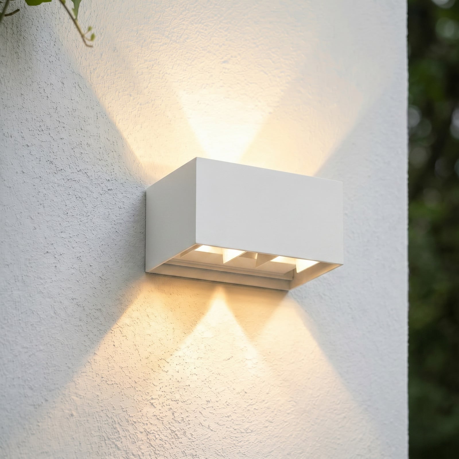 Aplique LED para exterior Nivar, angular, blanco, 20 cm, IP54 - Lindby - Moderno - Metal