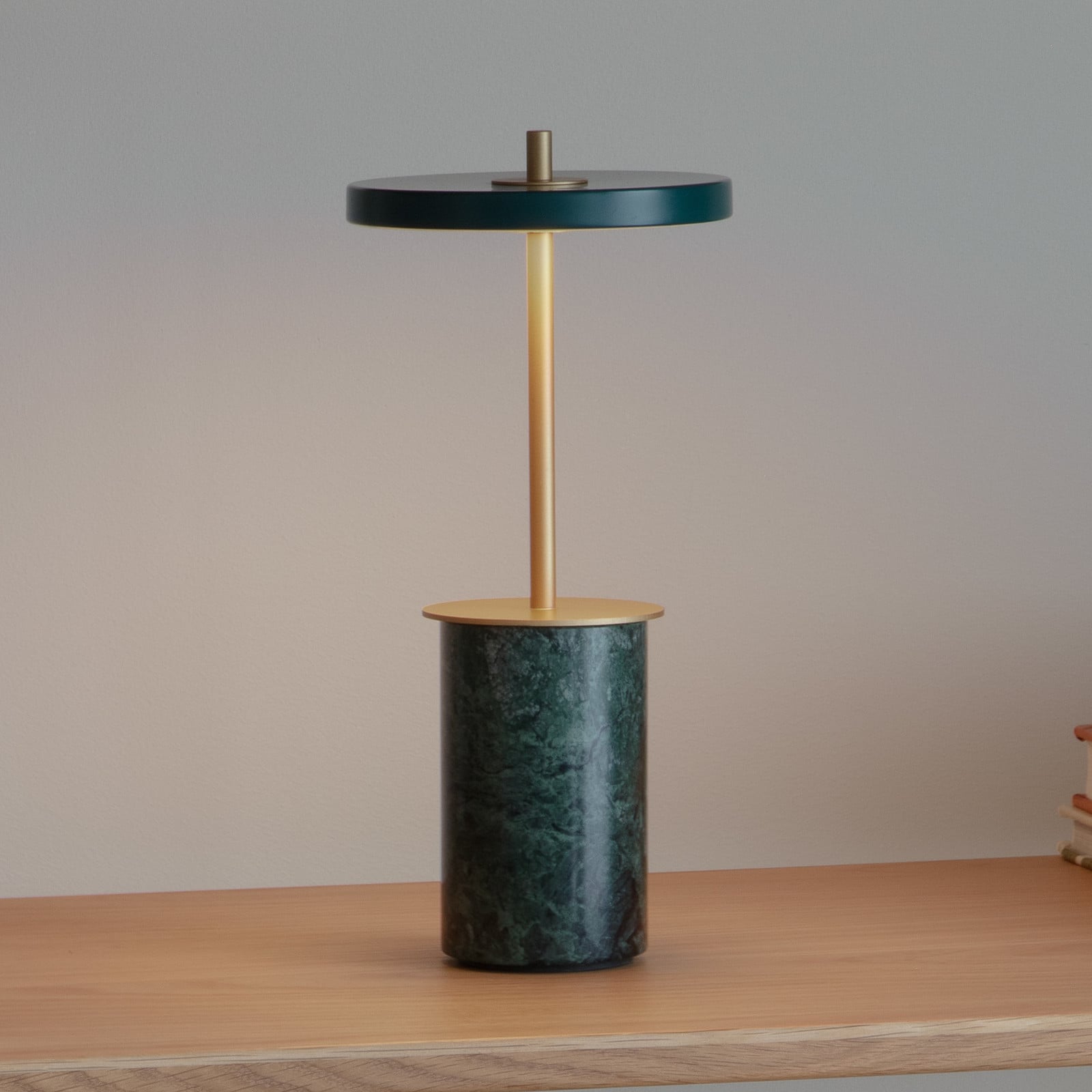 Asteria Move Portable Lámpara de Sobremesa Mini Green Marble - UMAGE Asteria Move Mini - Terraza - Diseño - Piedra - Con pantalla