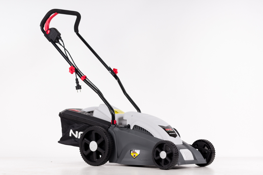 Cortacésped eléctrico 1600W con motor inductivo, corte eficiente, diseño ergonómico, ideal para jardines medianos y grandes, fácil manejo y bajo mantenimiento.