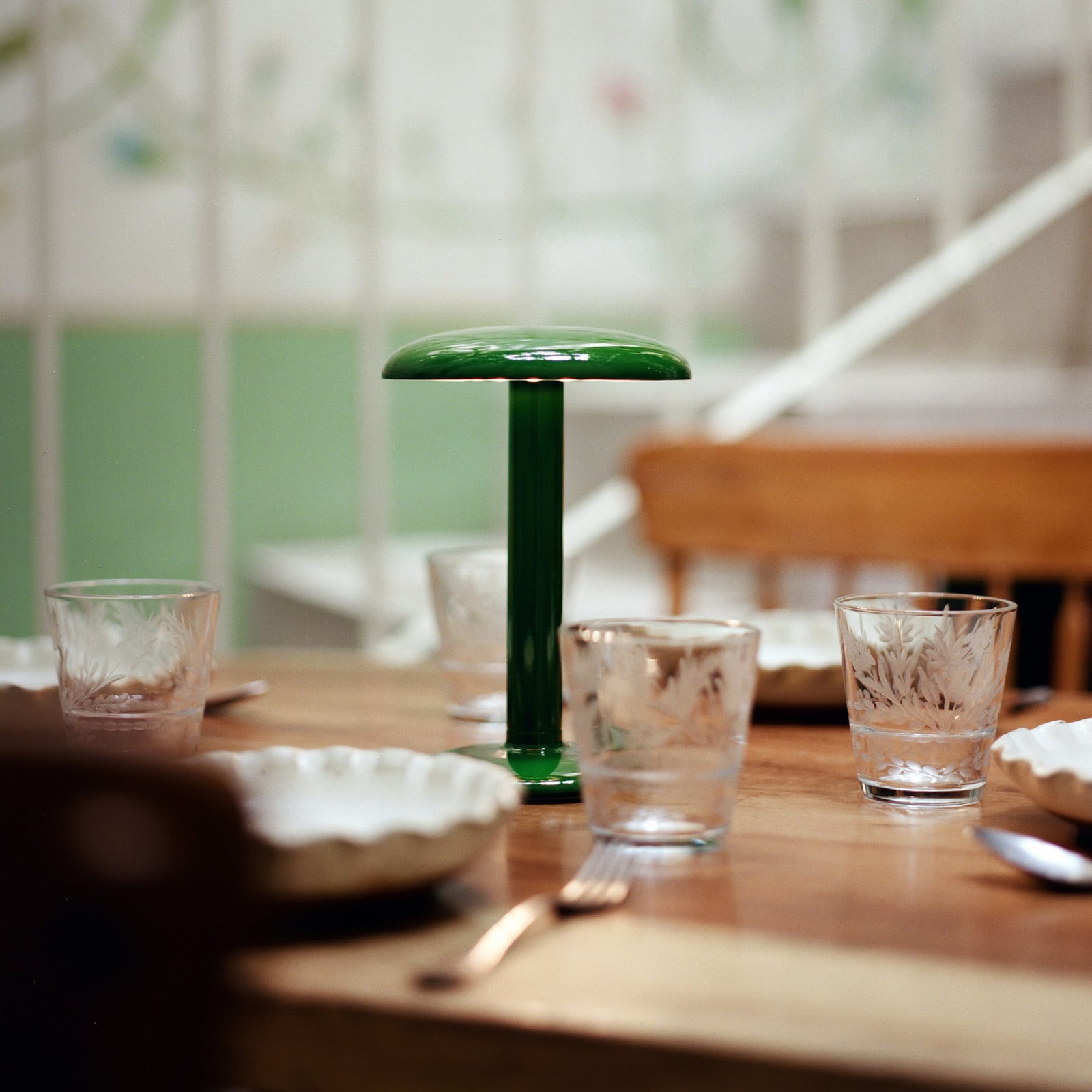 Gustave Portable Lámpara de Sobremesa Lacquered Green - Flos Flos Architectural - Terraza - Diseño - Metal - Con pantalla