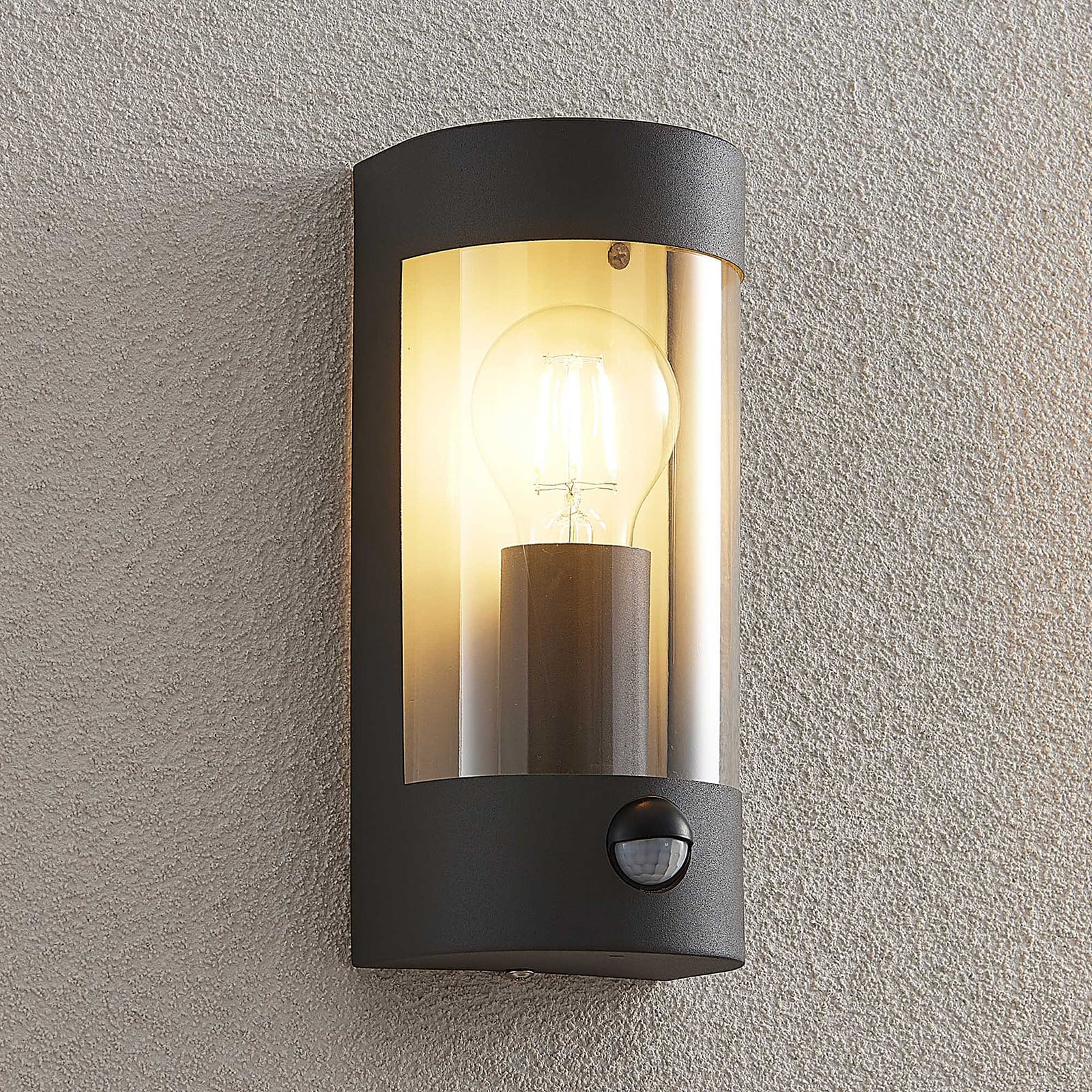 Junias Aplique Exterior w/Sensor Dark grey - Lindby - Terraza - Moderno - Metal - Angular