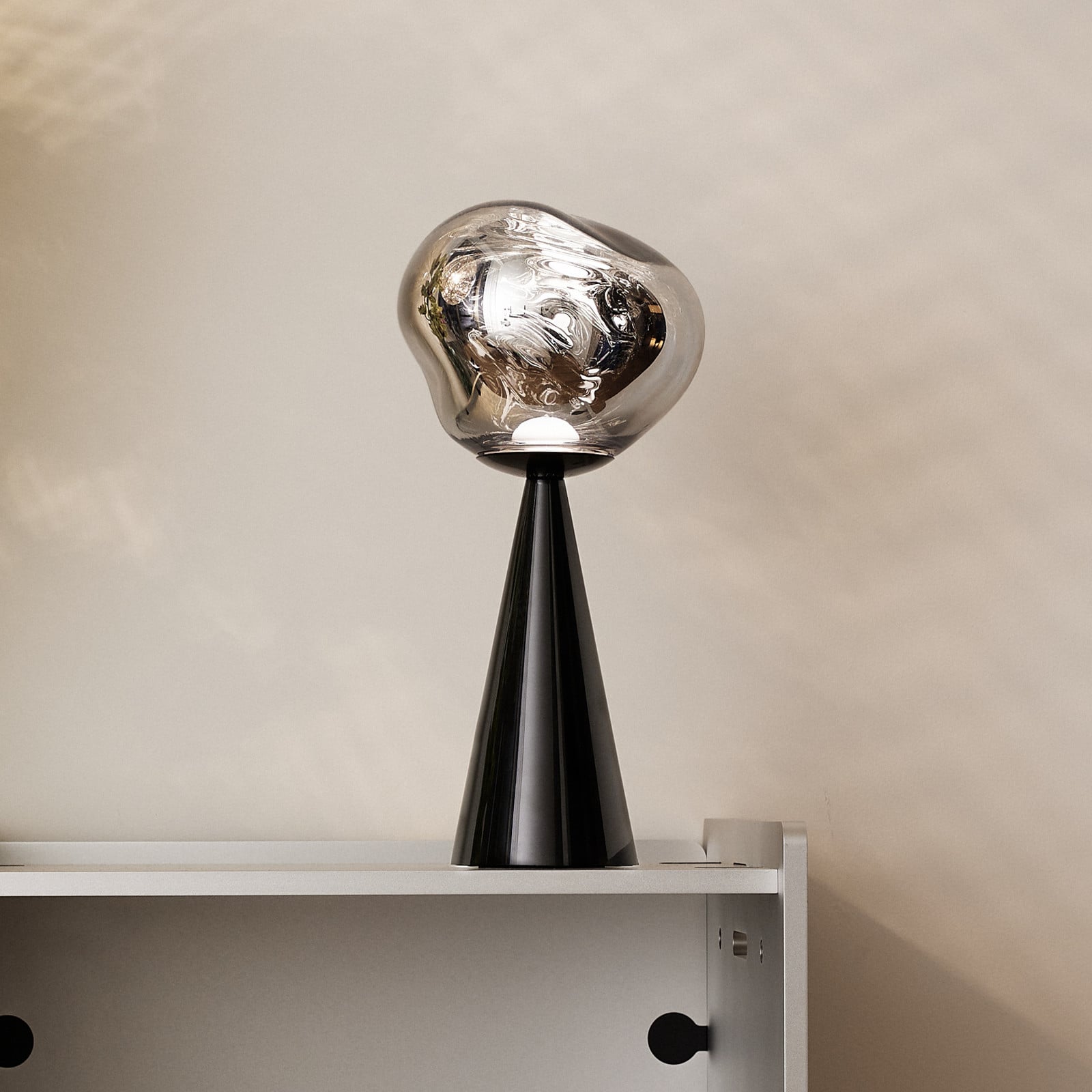 Lámpara de mesa Melt Portable Black - Tom Dixon - Dormitorio - Diseño - Plástico