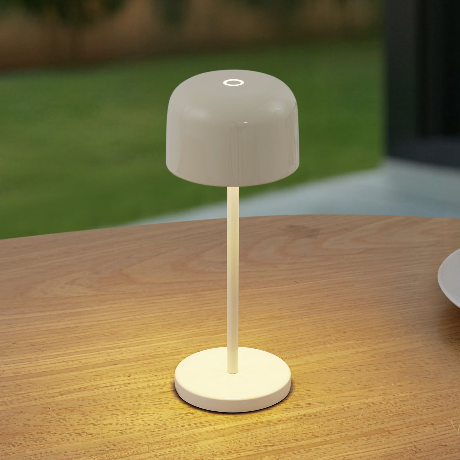 Lámpara de mesa recargable LED Quill, CCT, beige, atenuable - Lucande - Terraza - Moderno - Aluminio - Con pantalla