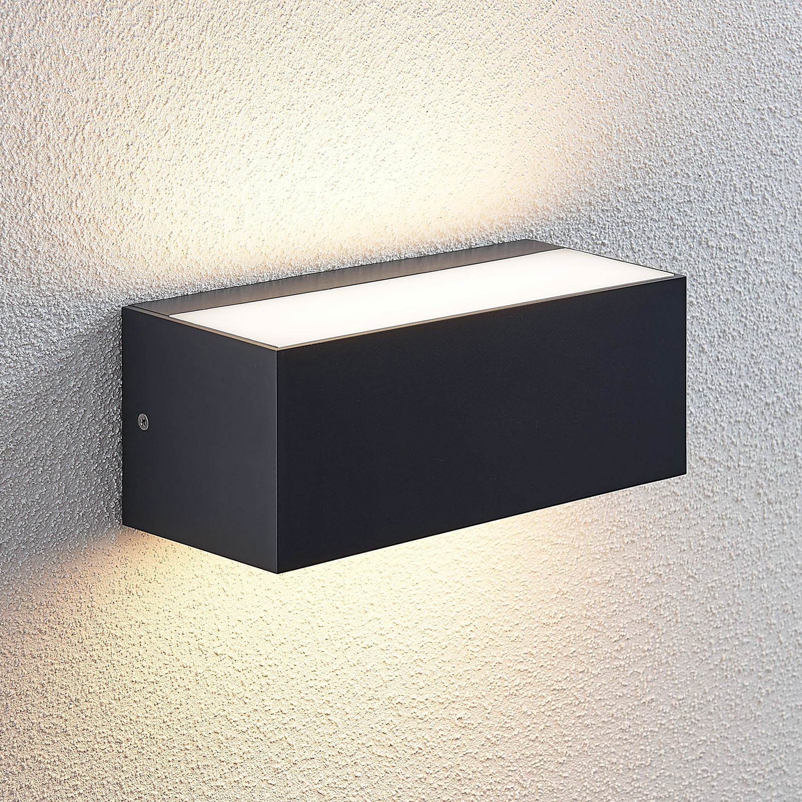 Nienke LED Aplique Exterior IP65 L23 Dark Grey - Lindby - Balcón - Moderno - Plástico - Angular