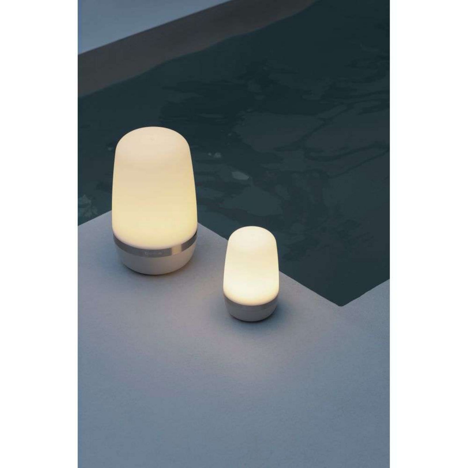 Spirit Portable Lámpara Exteriores M Warm Gray - Blomus - Terraza - Plástico
